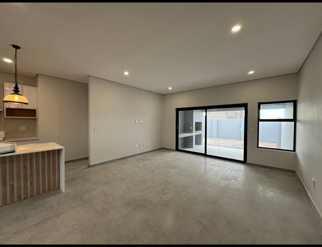 4 BEDROOM HOUSE FOR SALE IN SANDOWN